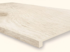 Peldaño gradone ingletado simple